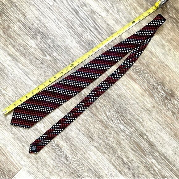 Geoffrey Beene  polka dot tie - Picture 11 of 12